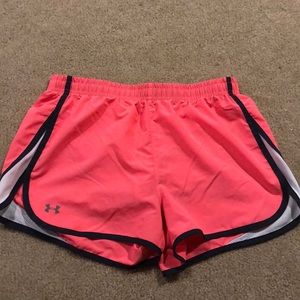 size medium under armour athletic shorts